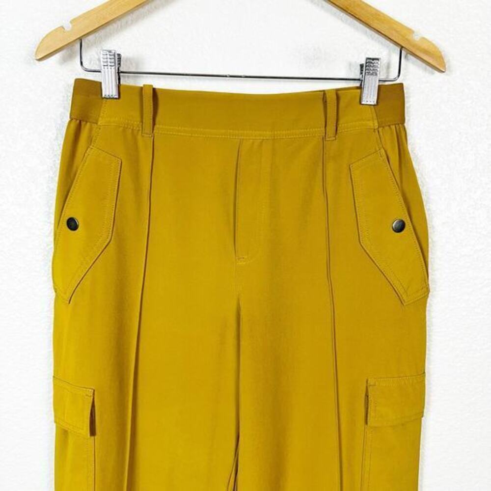 Athleta Womens Vienna Cargo‎ Straight Leg Pant in Brass Yellow Size 6 - Picture 3 of 10
